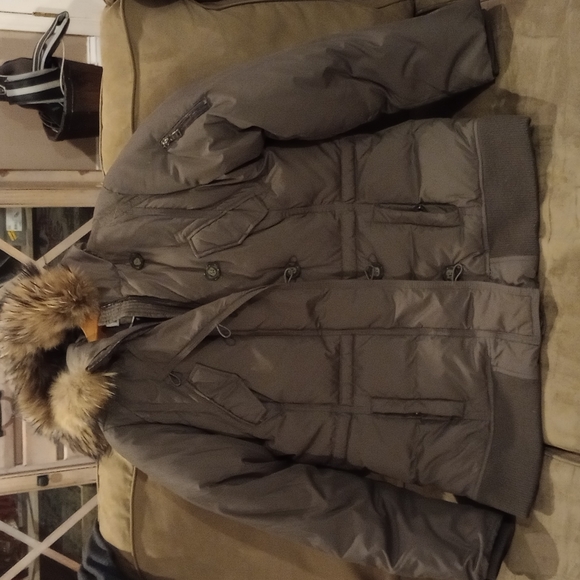 Super warm Down jacket with fur hood - Picture 1 of 4